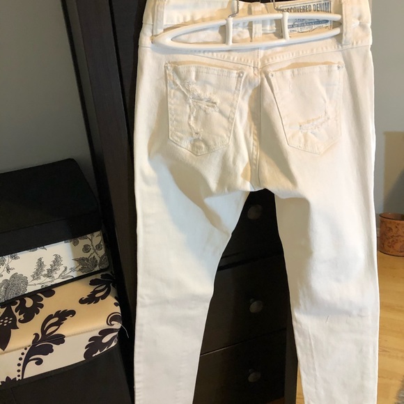 white distressed ripped Discovered Denim, size 2 - Picture 2 of 4